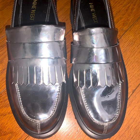 🤍 NEW! Metallic Stand Out Nine West Stacked Loafers - Picture 4 of 8